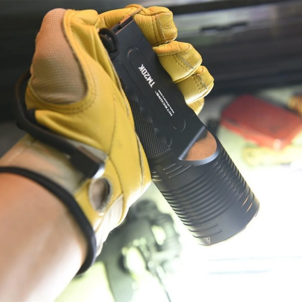 Перезаряжаемый фонарик NITECORE TM20K 21700 LM