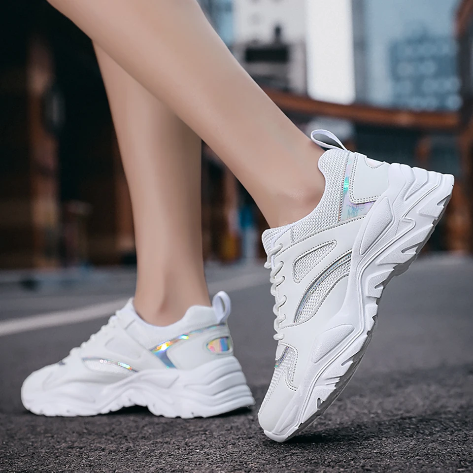 Loekeah 2022 Unisex Classic Outdoor Casual Shoes Trendy Walking Footwear Comfortable Mesh Breathable Jogging Couple Sneakes