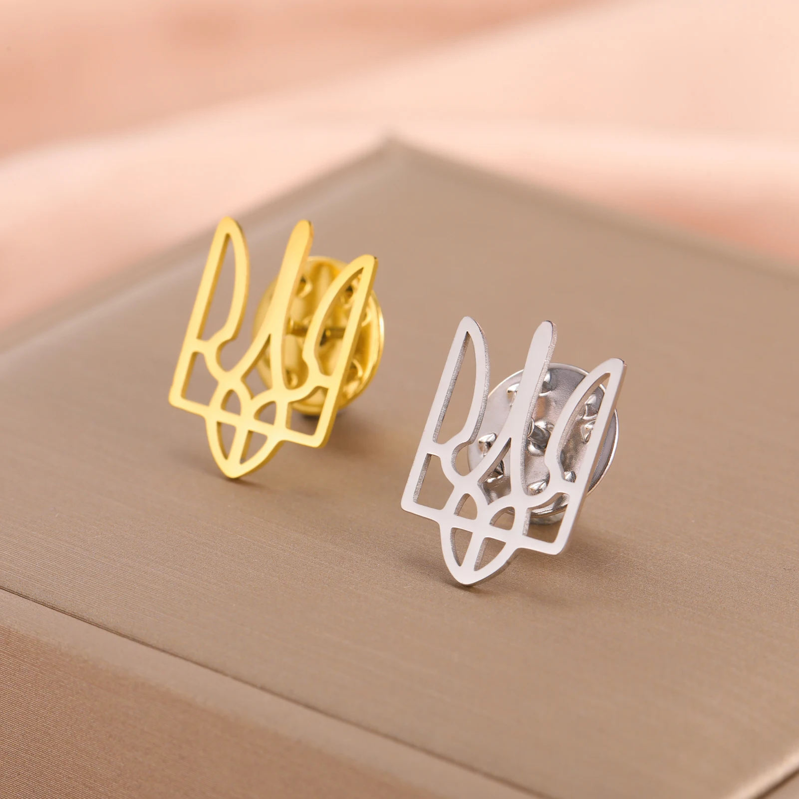 Украшения для мужчин в виде броши ассортименте