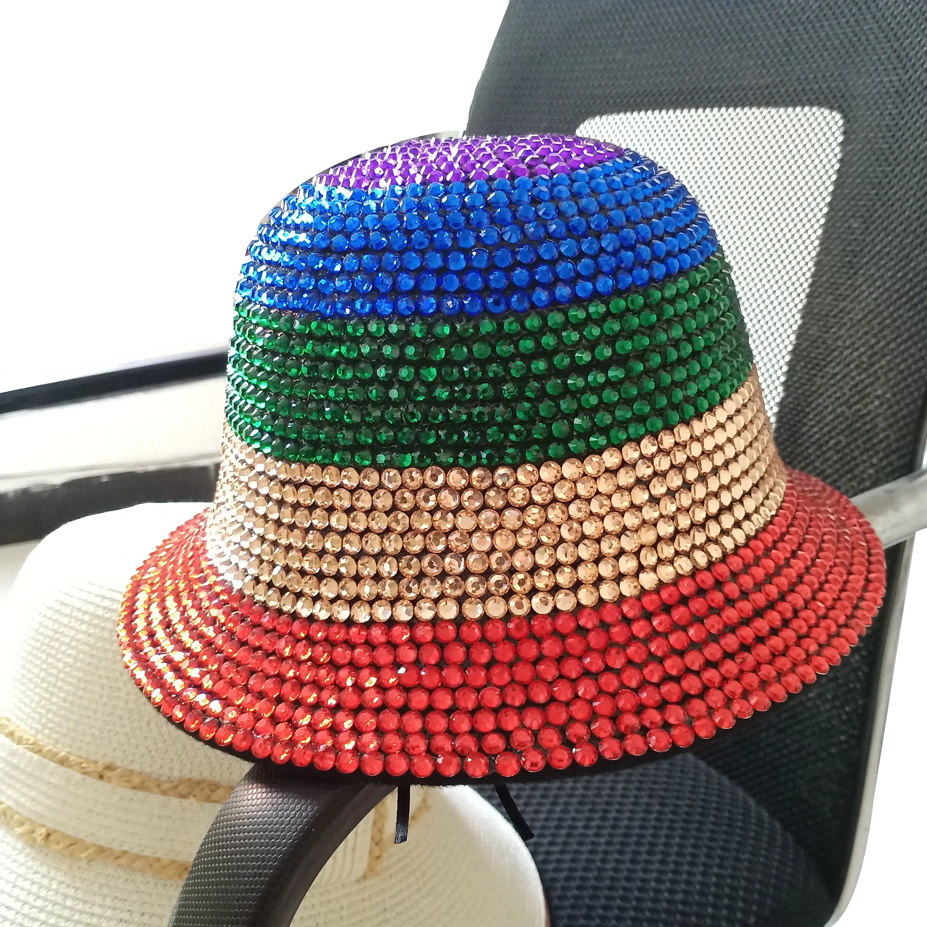 Sombreros de Jazz fedora con diamantes de imitación rojos, sombrero de vaquero para mujeres y hombres, gorra de Color de doble cara, rojo con diamante negro, venta al por mayor, 2021