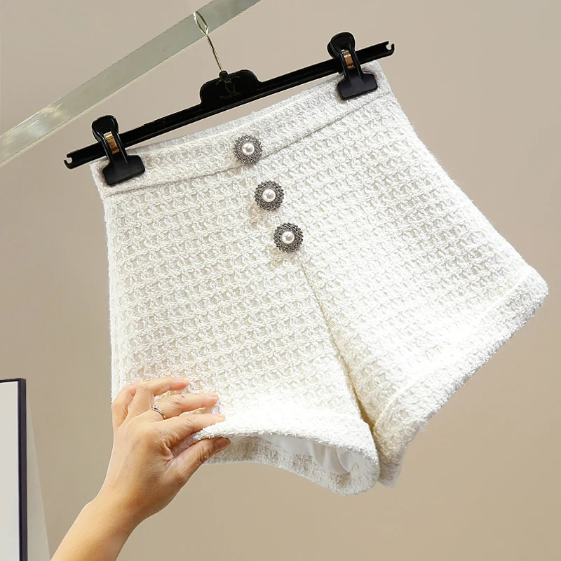 Winter New Classic Small Fragrance Tweed Shorts Women High Waist Elegant Pearl Buckle Simple Solid Color
