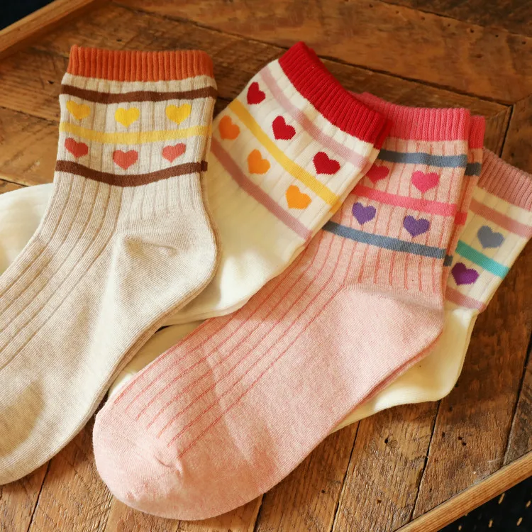 

Heart Retro Style Short Tube Vertical Strip Dark Pattern Small Peach Heart Ladies Four Seasons All-match Short Cotton Socks