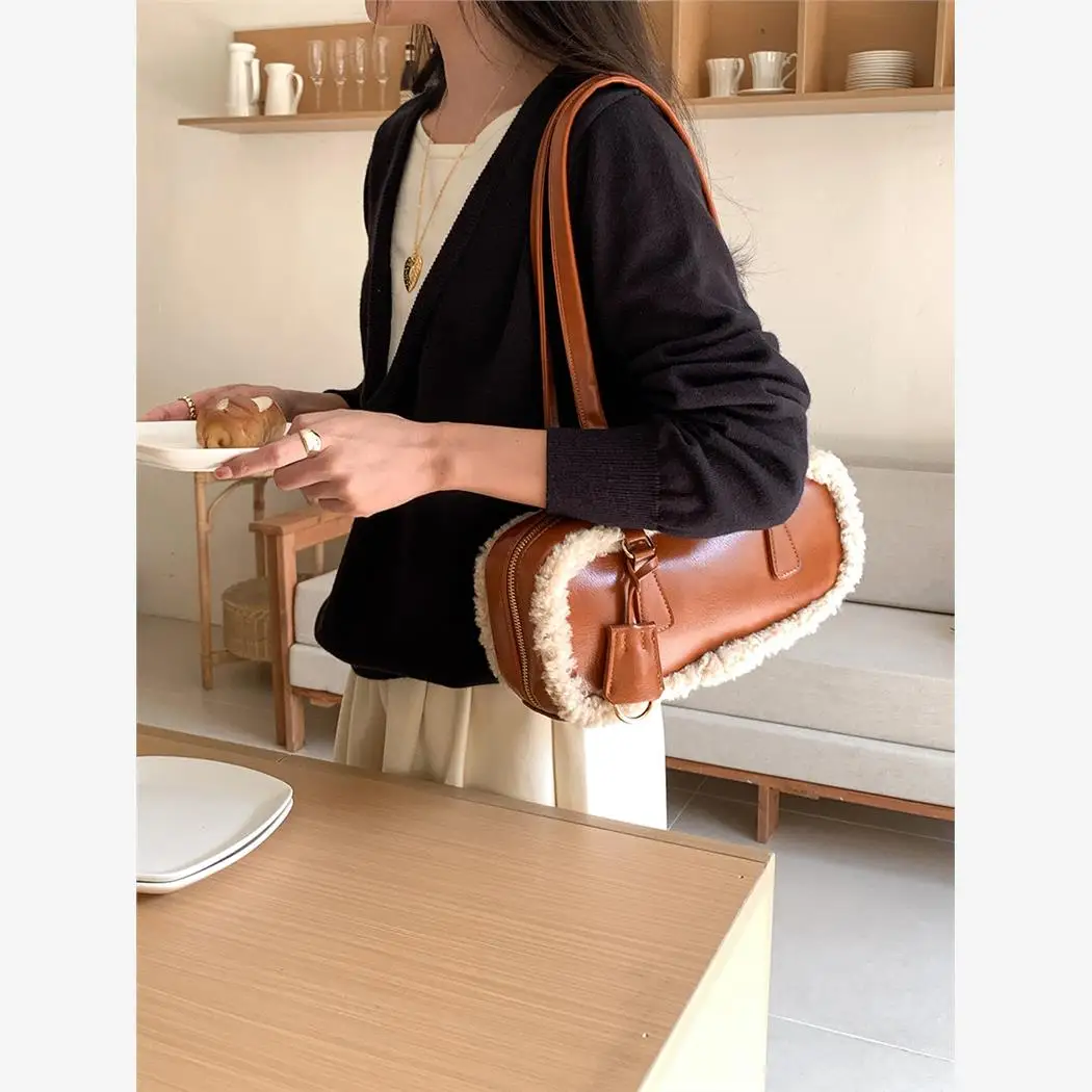 Осенне-зимняя плюшевая маленькая квадратная стильная сумка подмышками на одно