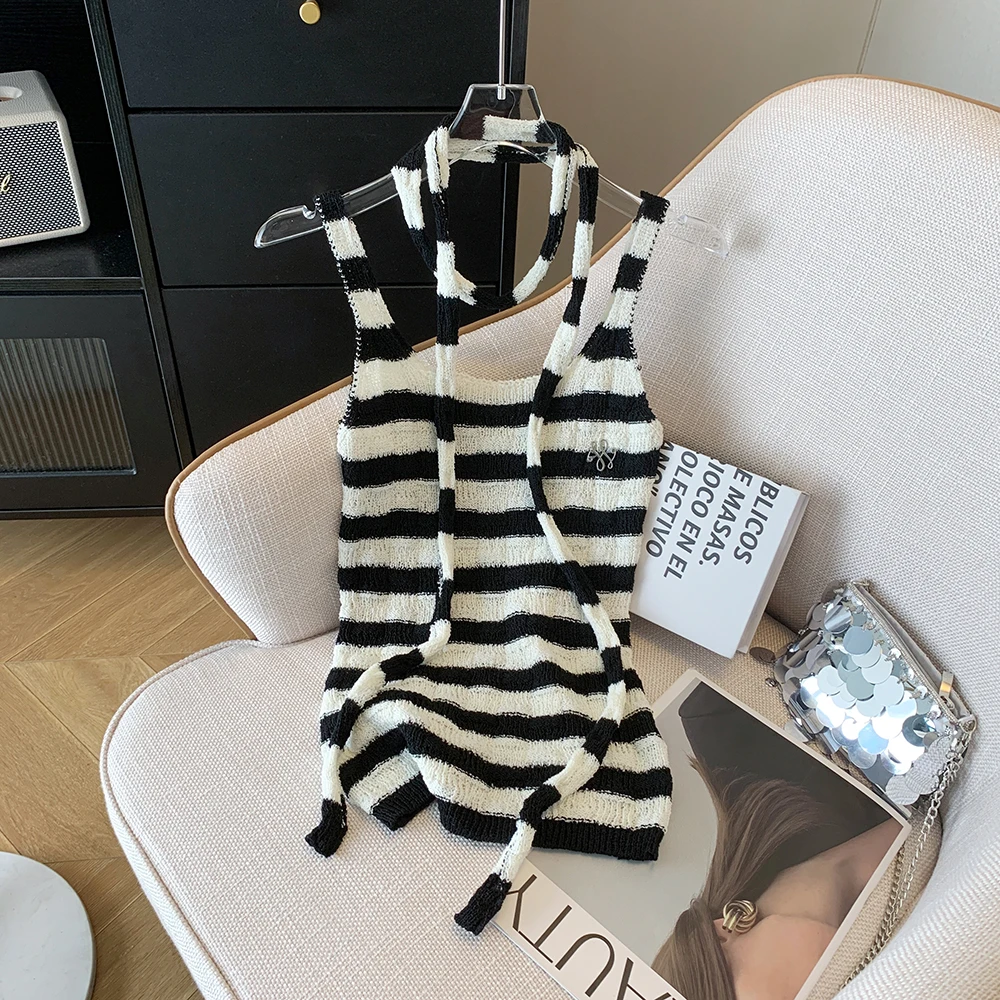 Полосатый вязаный женский топ на бретельках с цветными блоками облегающий