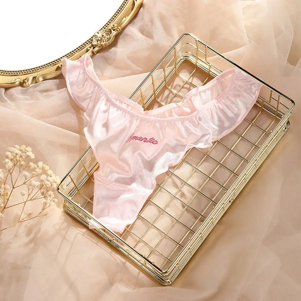 Модные атласные шелковые стринги с надписью и рюшами бесшовные трусики из