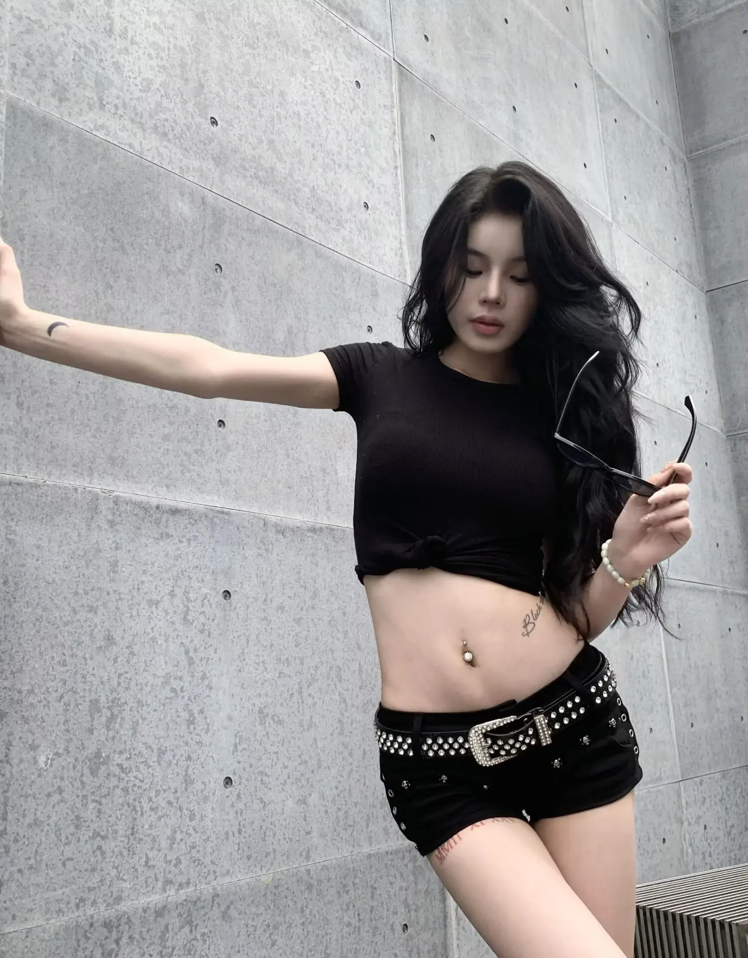 Шорты женские джинсовые с низкой посадкой популярные облегающие пикантные узкие