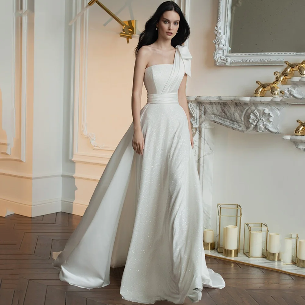 

Женское атласное платье It's yiiya, белое платье с открытым плечом без рукавов, а-силуэт, со шлейфом и открытой спиной на лето 2022