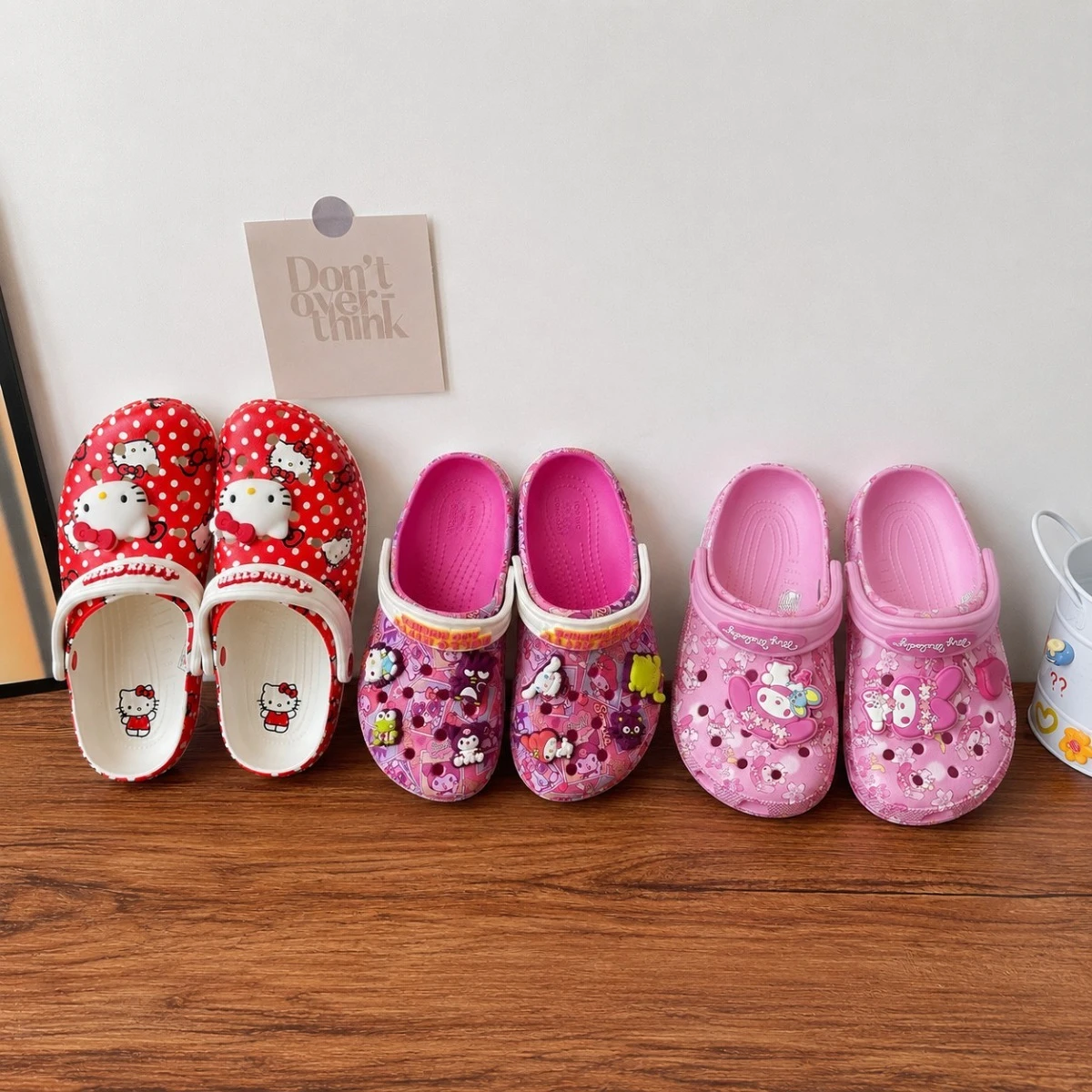 Фото Милые мультяшные сабо Hello KT My Melody с противоскользящей подошвой для улицы, пляжные сандалии, тапочки, летняя повседневная обувь для студентов, подарок №1