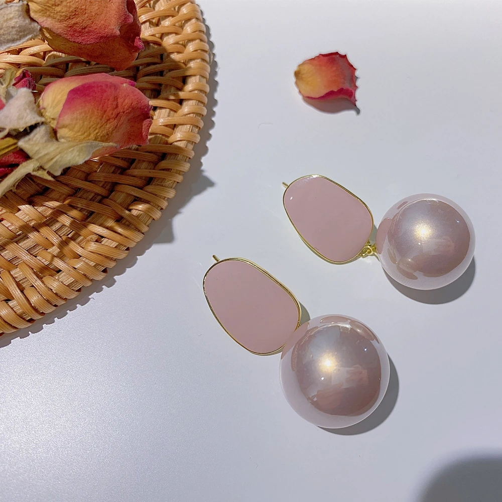 

New Arrival Elegant Pink Big Pearl Earrings Trendy Women Gold Color Enamel Irregular Dangle Earrings Simple Girls Jewelry