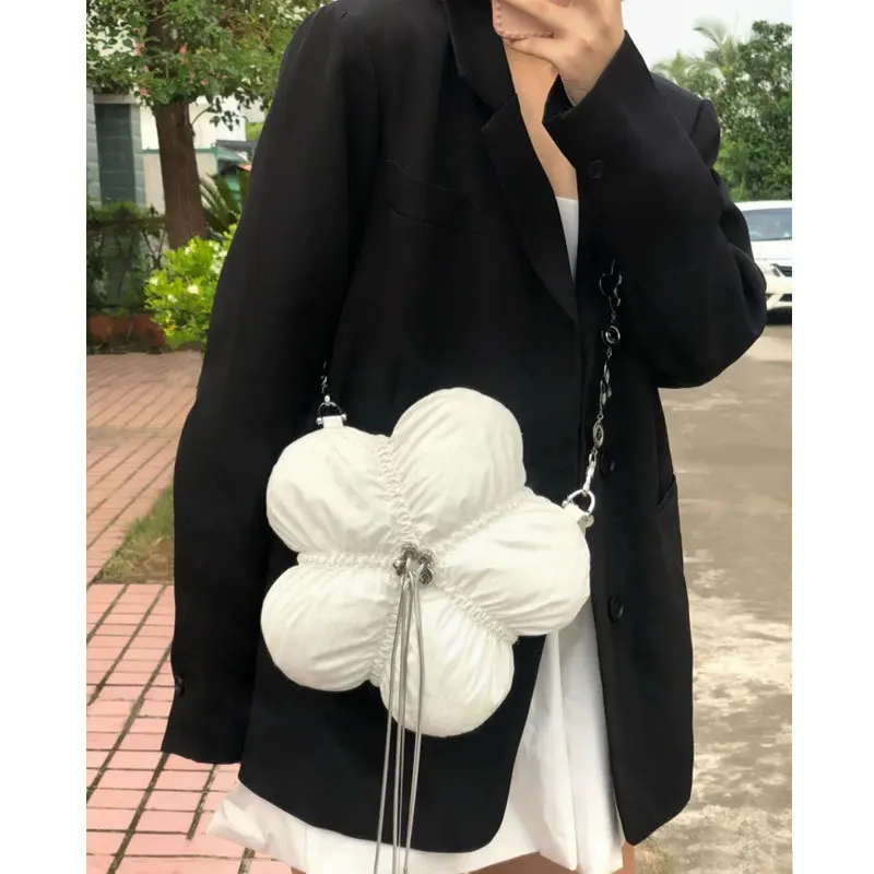 2023 New French Space Cotton Sponge Down Bag Female Pleated Chain Shoulder Messenger Bag High Quality Women Purse And Handbags