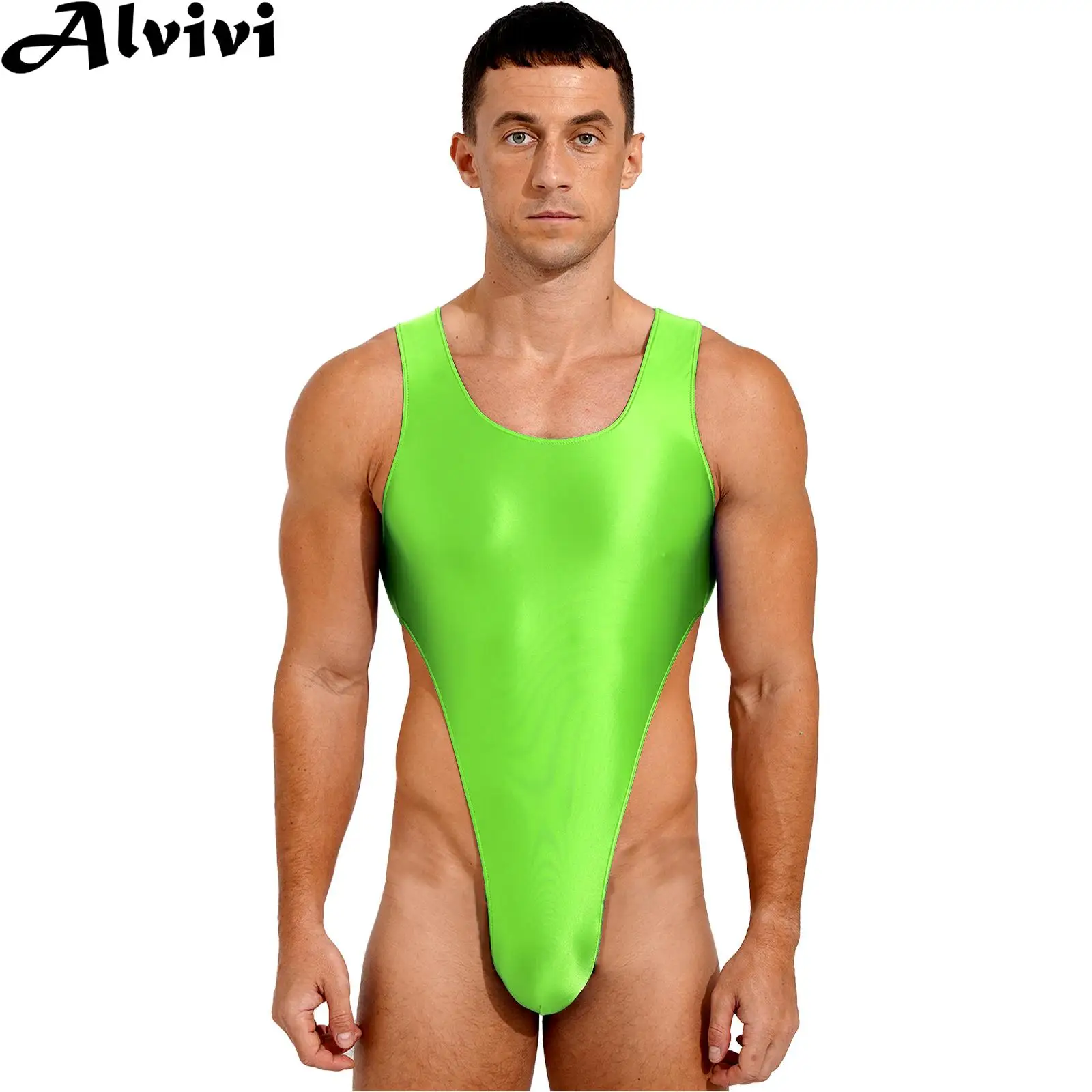 Қыз жігіттің көзінше колготки киіп көреді (порно)