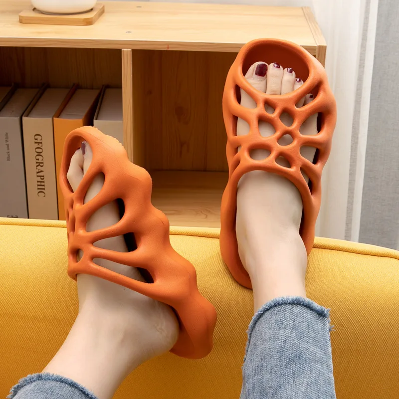 

Size 36-45 Cut-out Platform Slippers New Women Men Beach Slides Soft EVA Lovers Indoor Batrhoom Slipper Ladies Home Floor Shoes