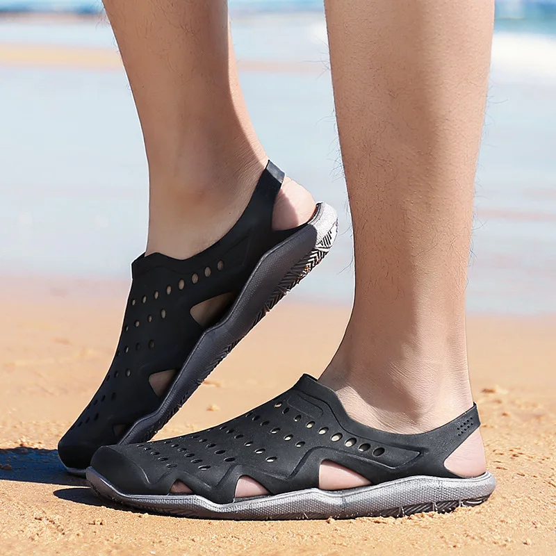 Пляжная подошва. Пляжные кроссовки мужские. Обувь для пляжа. Пляжные кроссовки с дырками. Летняя обувь дышащая мужская для рыбалки.