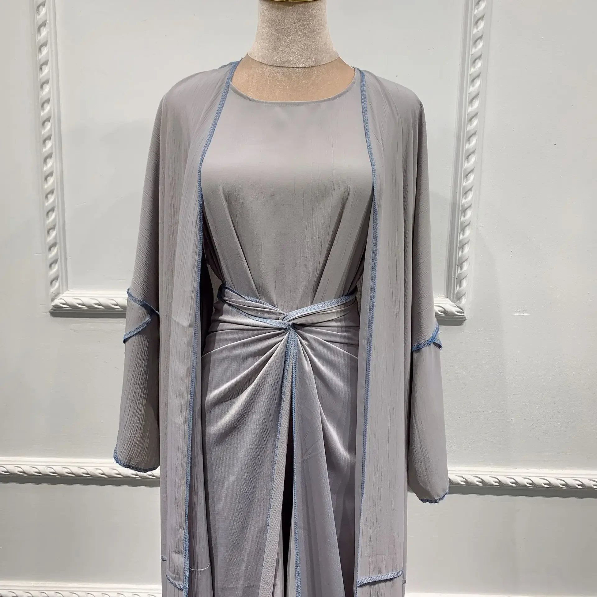 Рисунок 4 - открытая абайя, подходящие мусульманские комплекты