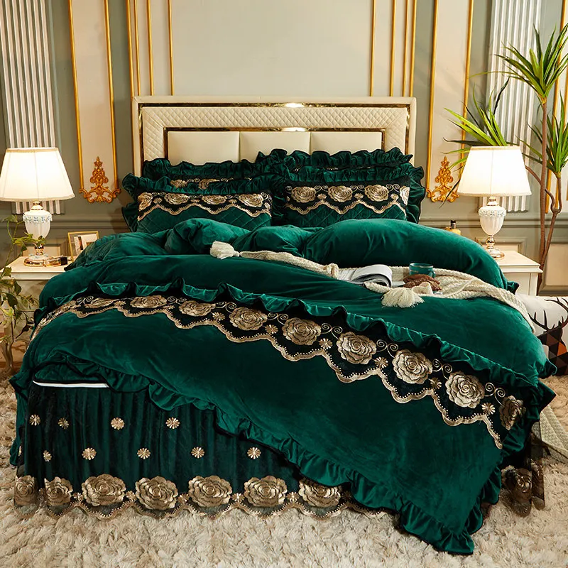 

European Quilted Velvet Duvet Cover Set Double Bed King Size Embroidery Lace Luxury Quilt Cover Solid Color 2 Pillowcases Soft