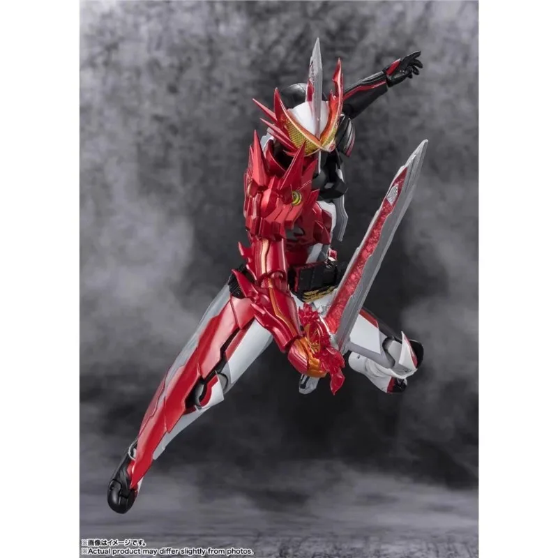 Фото В наличии: Bandai S.H.Figuarts Kamen Rider Saber Brave Dragon Reiwa, подвижная фигурка, коллекционная модель, официальный продукт. №3