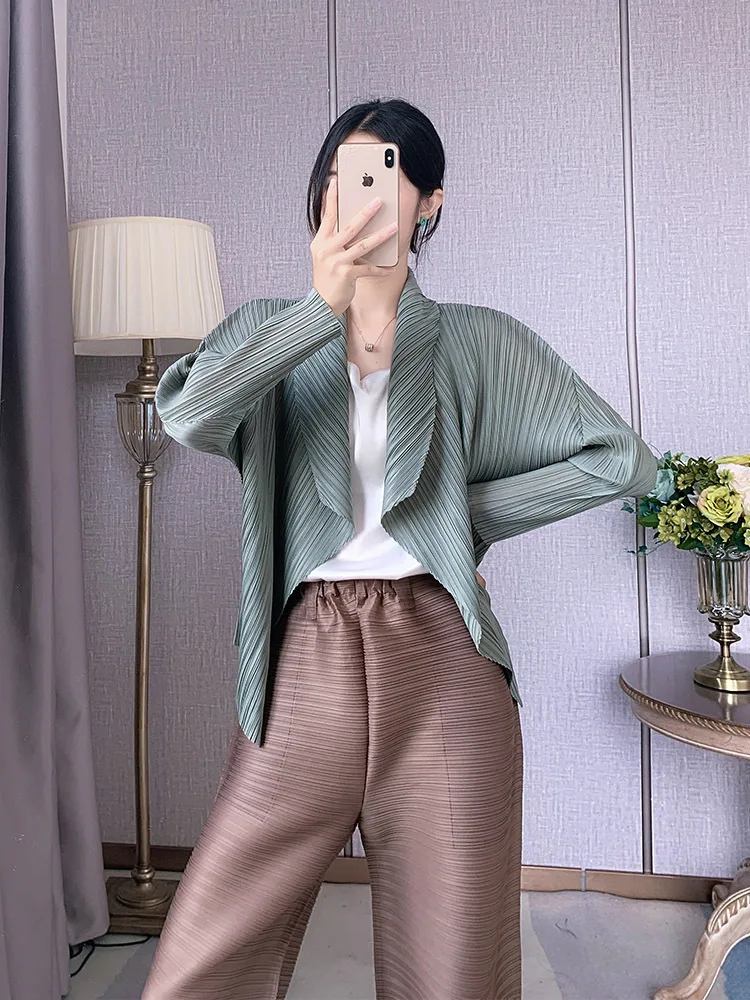 

Женское приталенное пальто с длинным рукавом, расклешенной талией