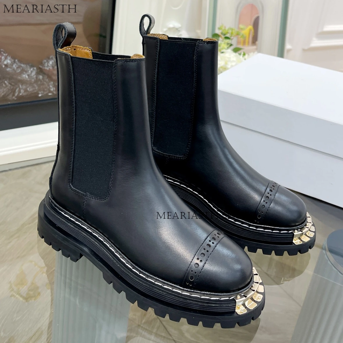 Ботинки Челси на плоской подошве с круглым носком в британском стиле женская