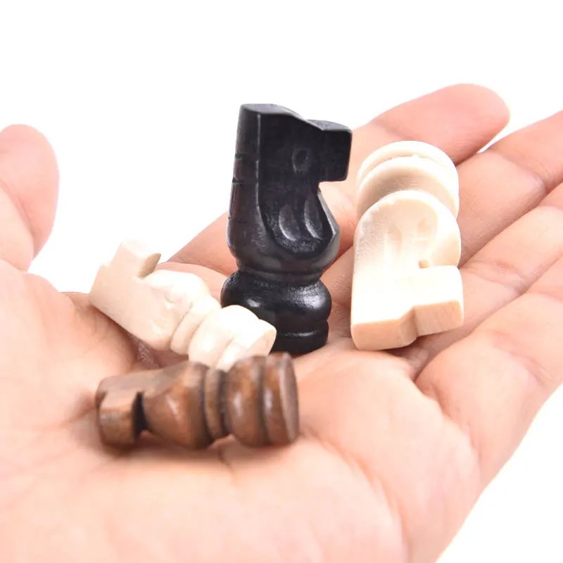 Набор деревянных шахматных фигур 32 шт.