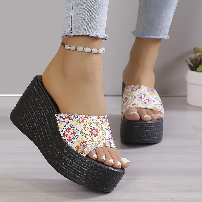 

Summer Women Slippers Platform Sandals Wedges Shoes Outdoor Clogs Fashion Design Beach Vacation Slipper Casual Shoes Plus Size