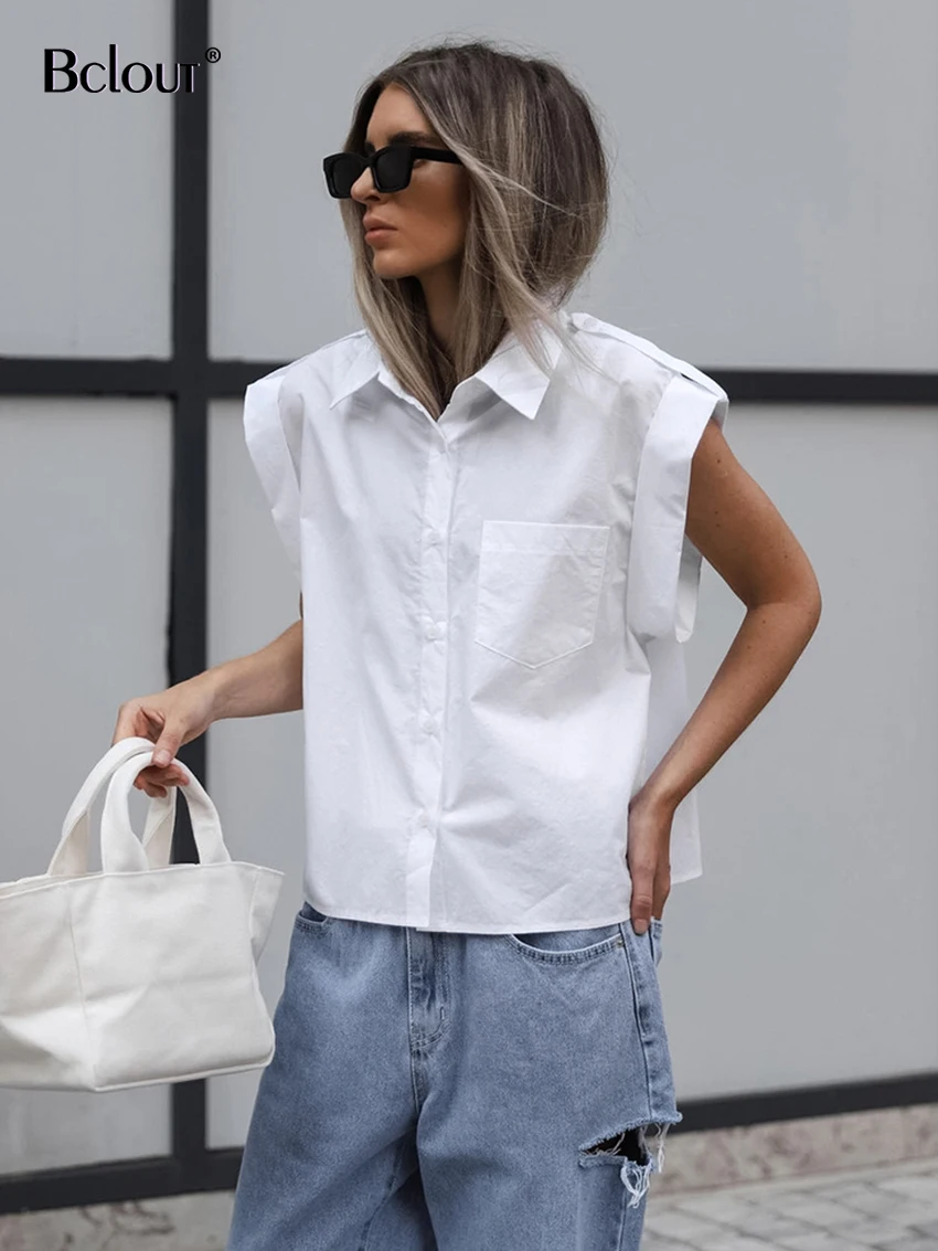 

Блузка женская свободного покроя с карманами, без рукавов, с отложным воротником