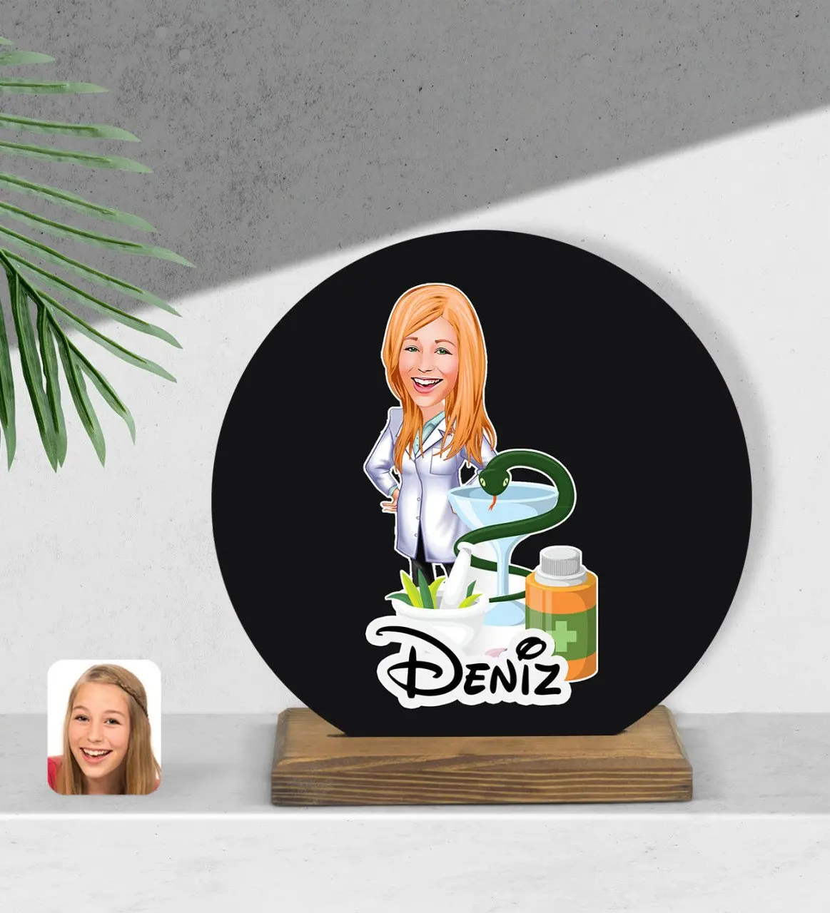 

Personalized women's pharmacist cartoon wooden Biblo-2