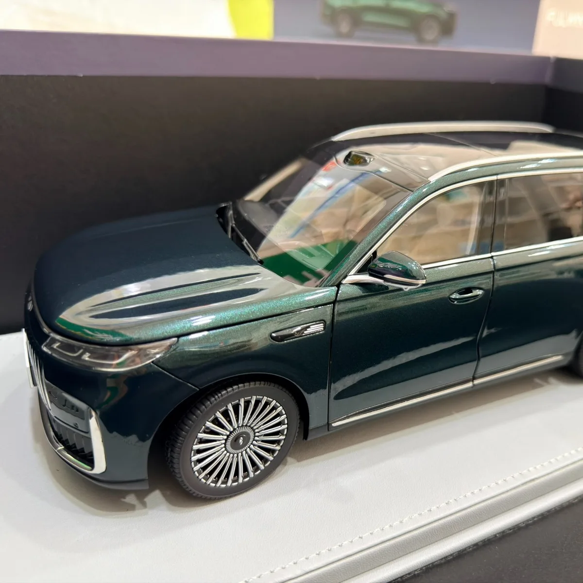 Фото Декоративная фигурка Exlantix ET8, микромодель Exeed T11 из сплава, металлическая модель Fulwin, подарок, зеленый, черный, 1:18 №1
