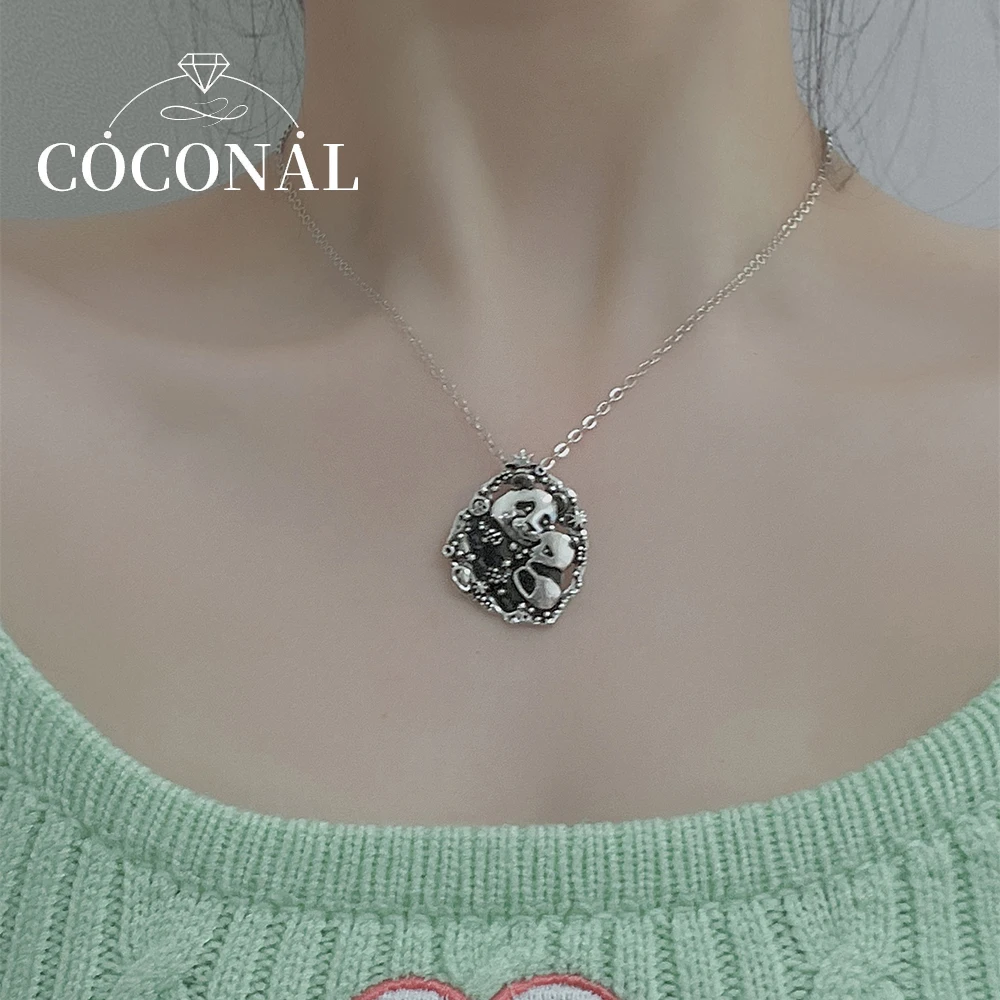 

2022 Fashion New Design Panda Mother With Child Hug Pendant Necklace Girl Birthday Gift Jewelry Personality Chain Accessories