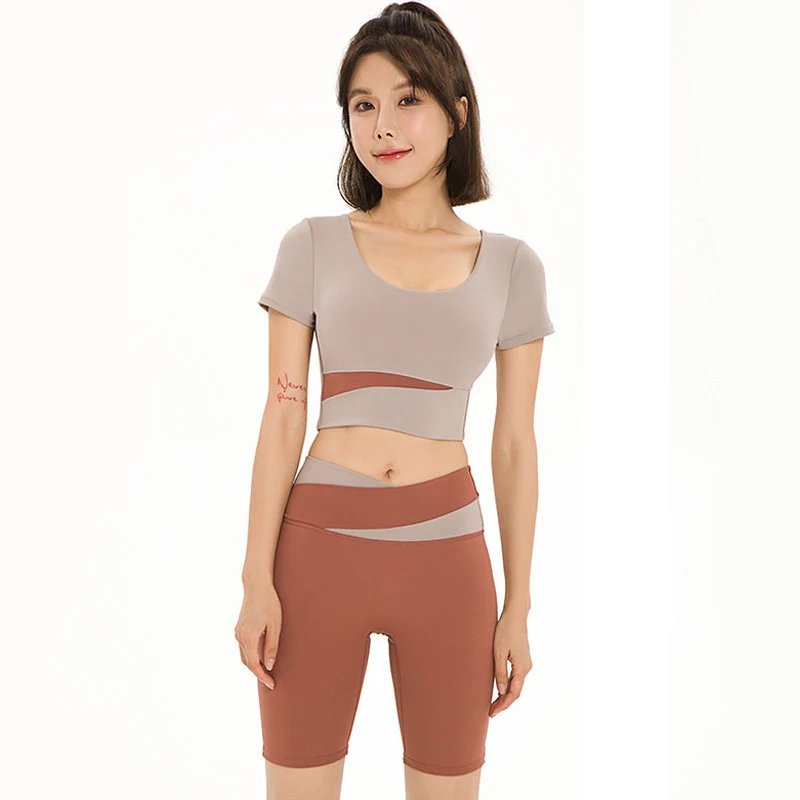 

Летний женский бесшовный костюм для йоги, спортивная одежда для бега, Быстросохнущий укороченный топ, шорты, комплекты для женщин с нагрудным подкладом, блузка, штаны, наряд
