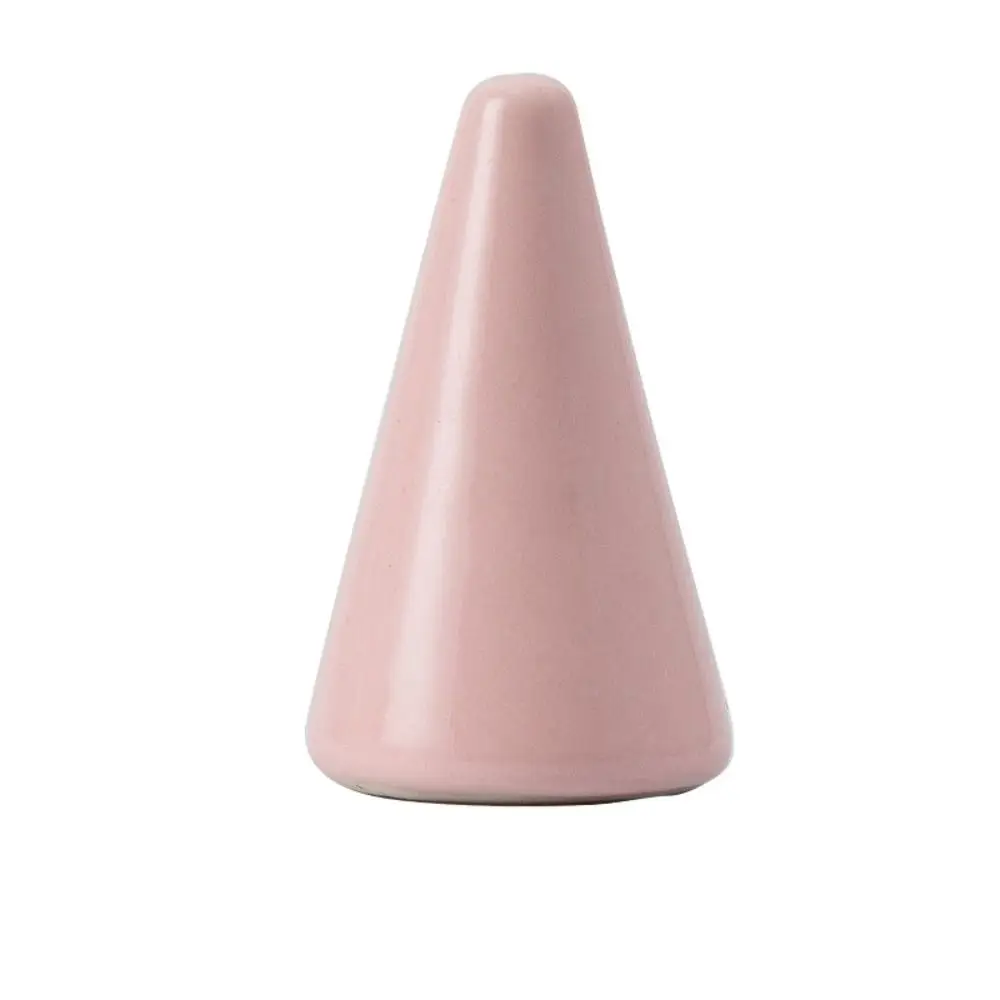 

Керамическая подставка для колец форма пальца