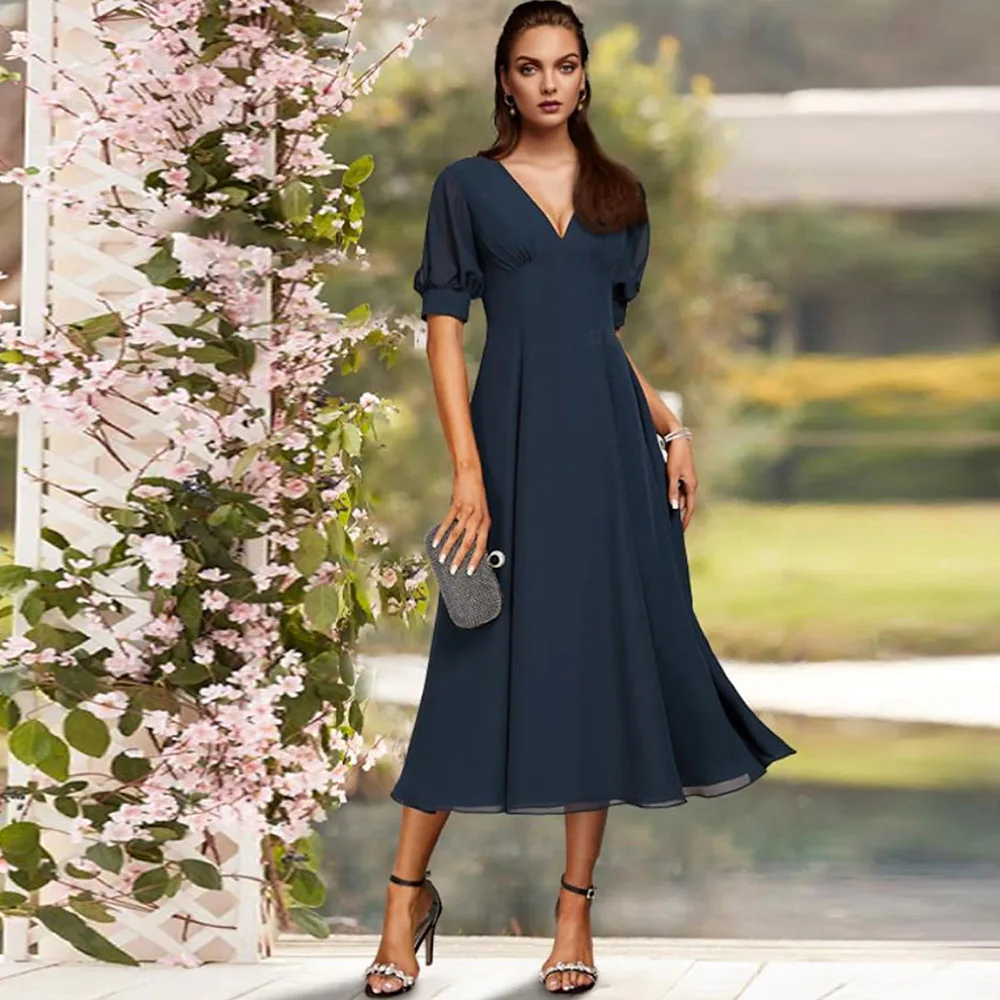 

Шифоновые платья для матери невесты 2023, простые платья для гостей свадьбы с V-образным вырезом, Элегантное синее платье длиной ниже колена, женское платье для свадебной вечеринки