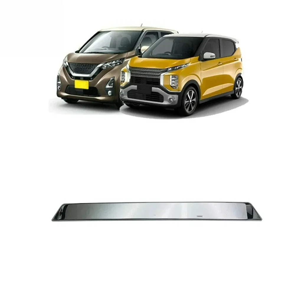 Фото Накладка на багажник для Nissan DAYZ и Mitsubishi ekX 2019-2020, хромированная, из АБС-пластика, верхняя отделка задней двери багажника. №2