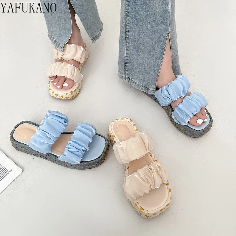 

Thick Bottom Heightening Slippers Womens Summer Fashionable Retro Niche Design Trendy Sandals Elegant Lace Pleated Dress Slides