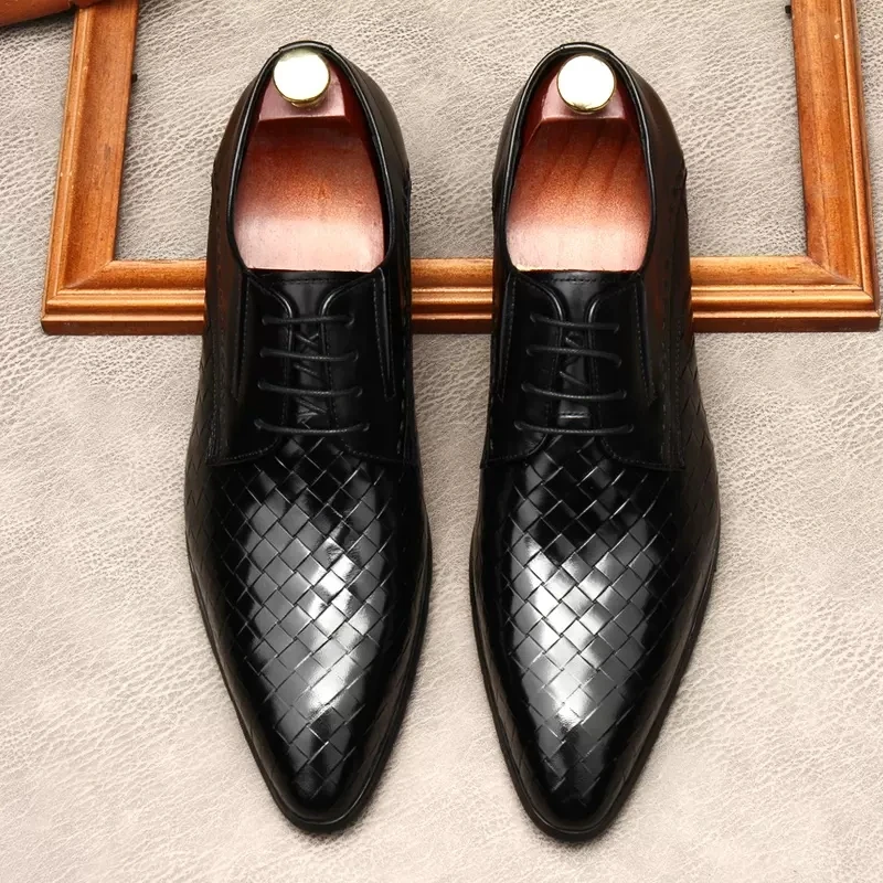 

Black Brown Genuine Cow Leather Pattern Men Formal Wedding Dress Shoes Pointed Toe Gentleman Men Brogues Oxfords New Spring