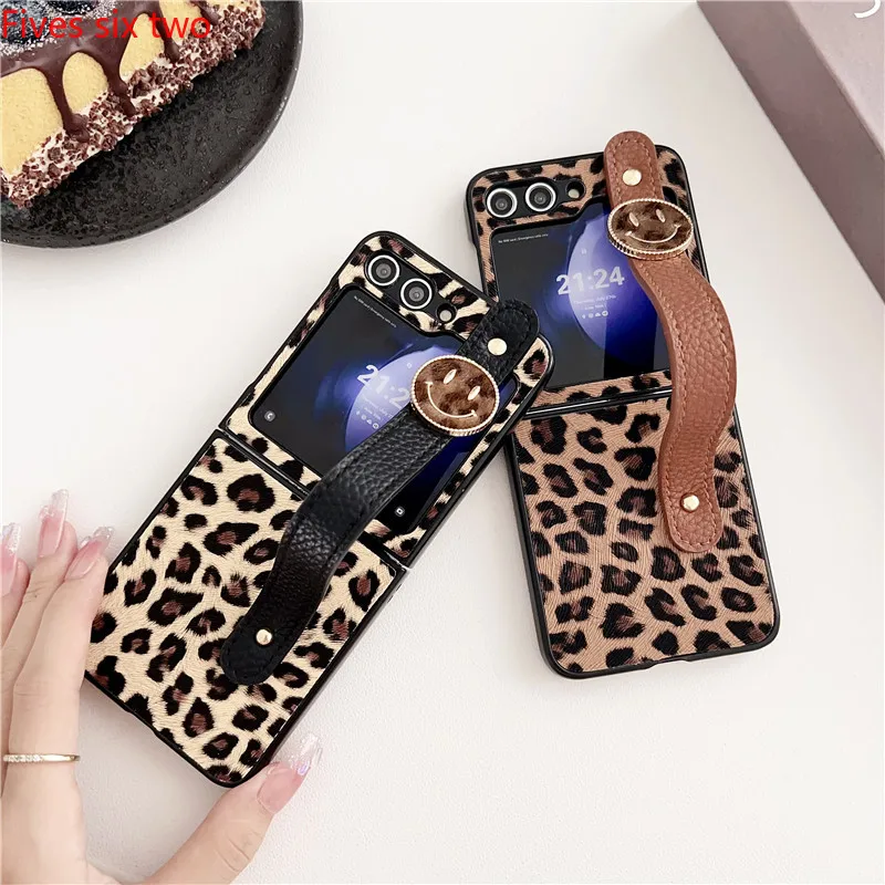 3D милый леопардовый чехол с ремешком на запястье для Samsung Z Flip 6 5 4 3 2 1 Zflip5 модный