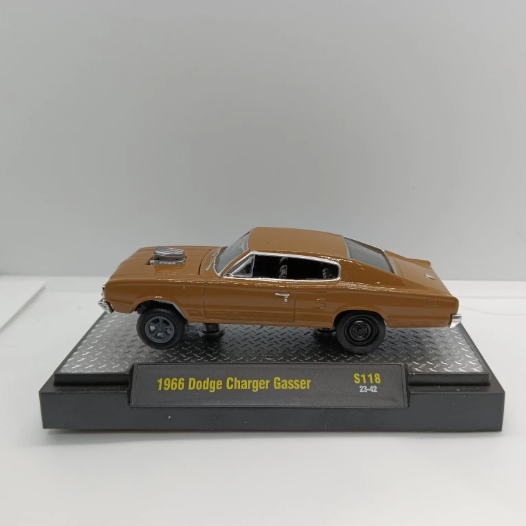 M2 Machines 1/64 1966 Dodge Charger Gasser Модель автомобиля из сплава редкая коллекция игрушек