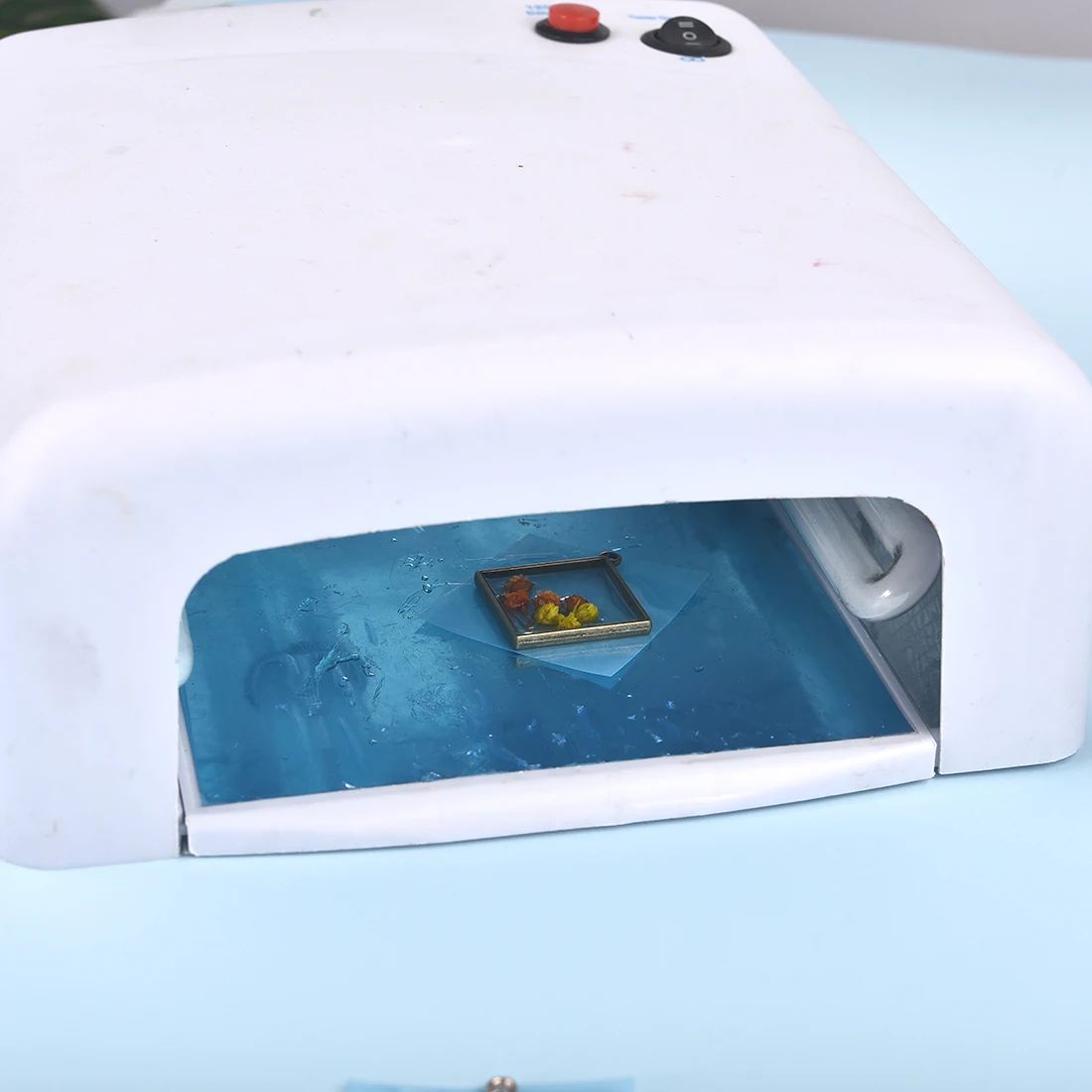 Твердый УФ-клей для смолы кристально прозрачный УФ-отверждаемый эпоксидный клей