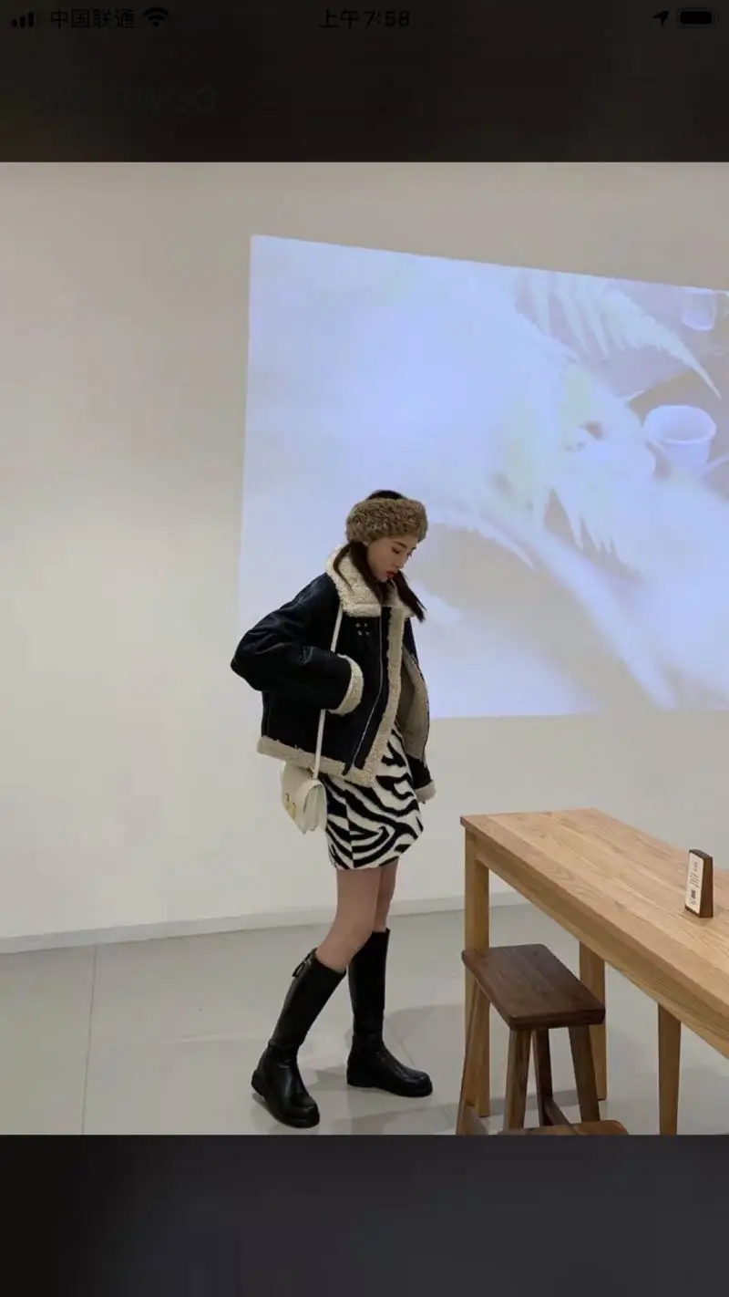 Women High Quality Black Motorcycle Jacket Thermal Padded Warm Parkas Short Design Lamb Fur Flight Coat Contracted Slim 2022