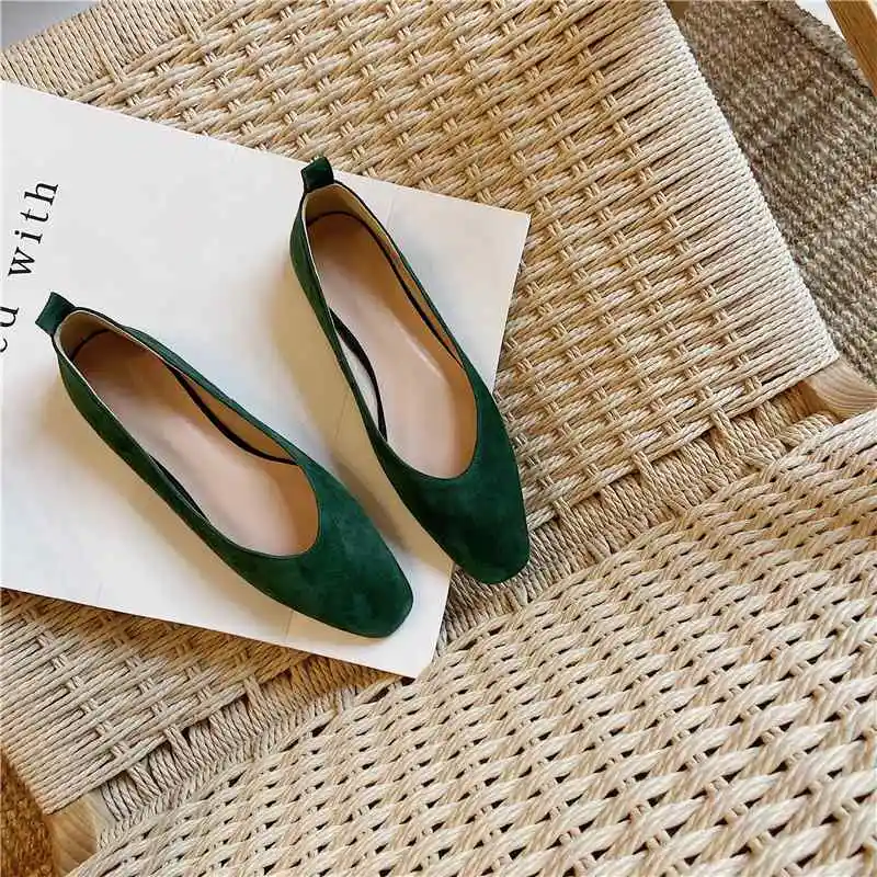 Женские кожаные туфли на плоской подошве с квадратным носком