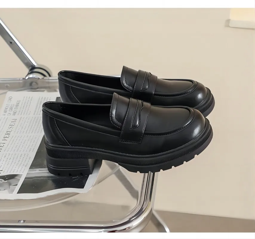 Женская кожаная обувь без застежек в стиле ретро