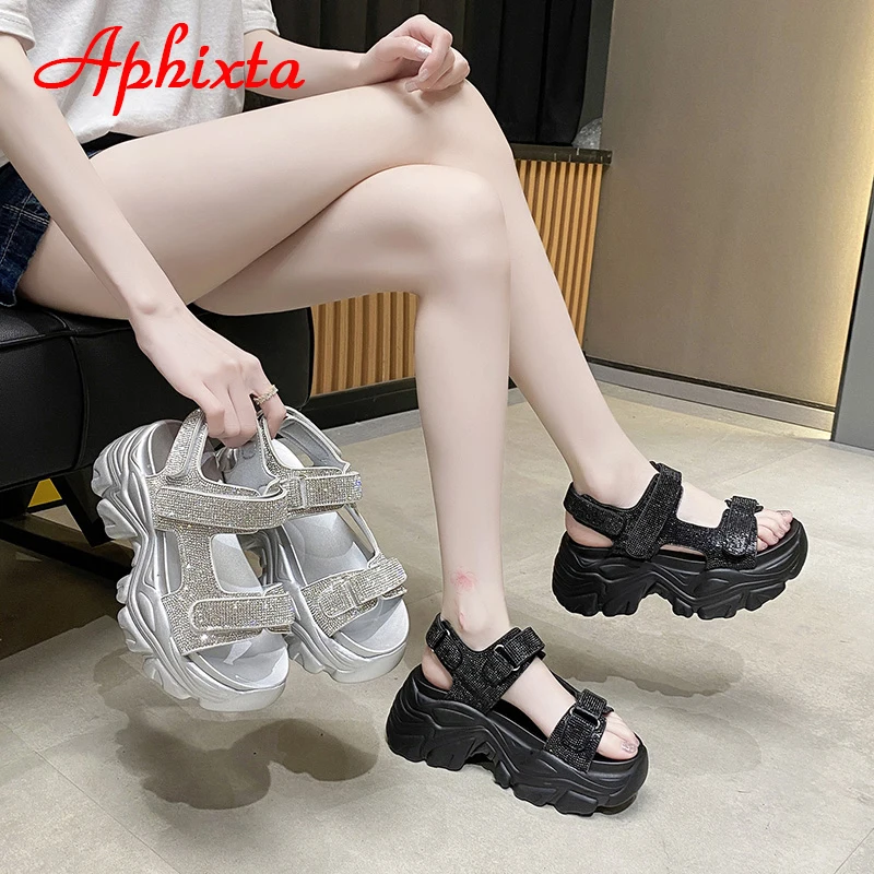 Женские Серебристые сандалии на платформе 8 см