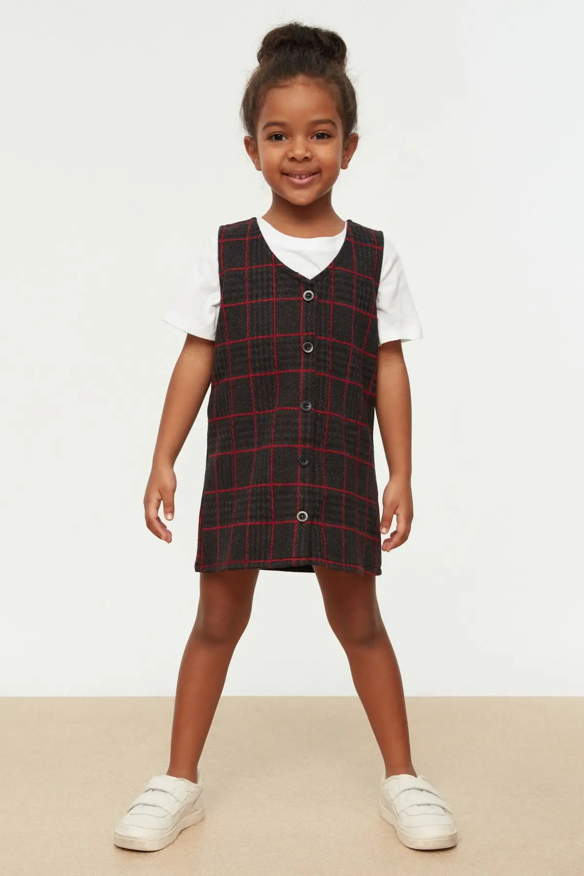 

Разноцветное клетчатое трикотажное платье с пуговицами для девочек TKDAW22EL1530 клетчатое/клетчатое ТРАПЕЦИЕВИДНОЕ обычное жаккардовое платье...