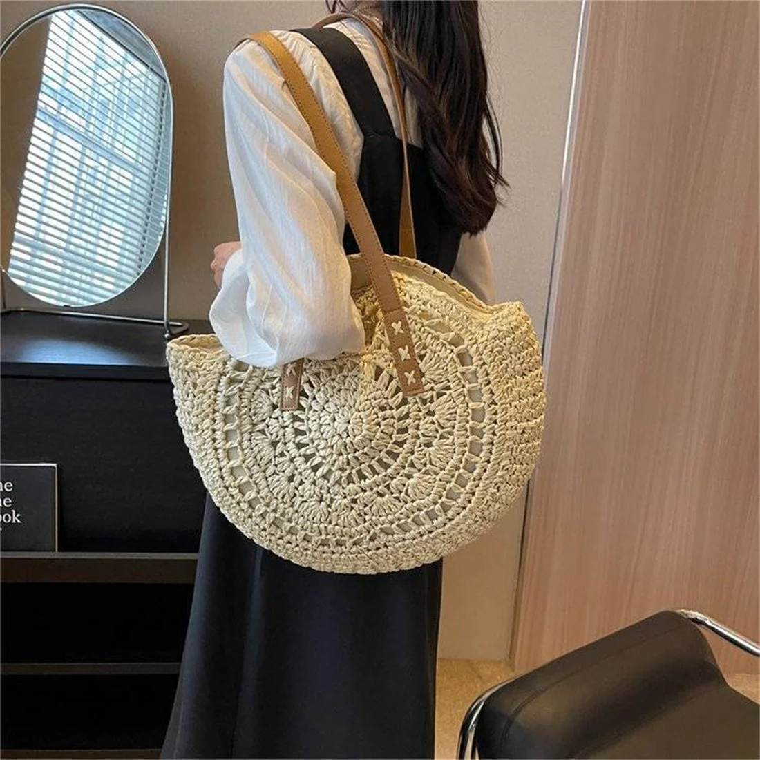 

2023 Autumn New Straw Handbag Casual Large Capacity Shopping One-shoulder Bag Top-selling Beach Bag on AMZ INS