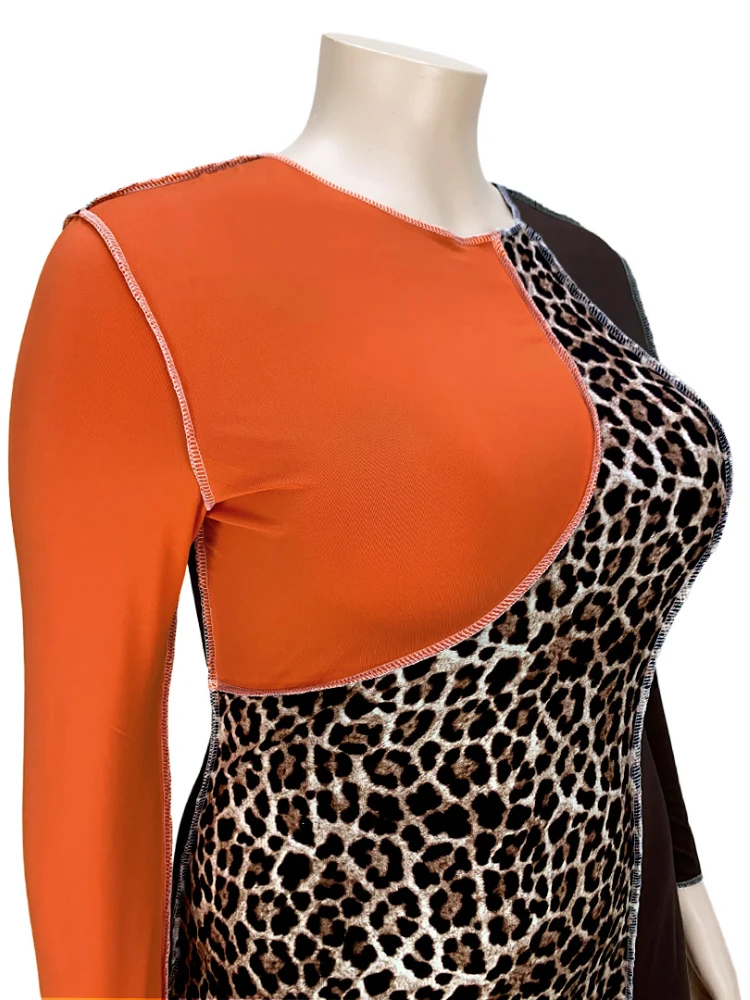 Женское облегающее платье с леопардовым принтом круглым вырезом и длинными