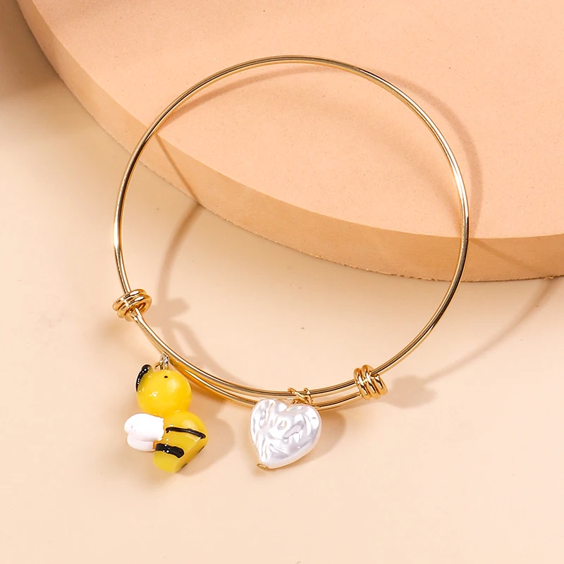 

Original Design Lovely Bee Bracelets & Bangles for Women Gold Color Pearl Heart Charms Bracelets Girls Sweet Vacation Jewelry