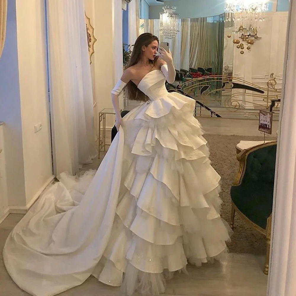 

Msikoods Bohemia Satin Wedding Dresses 2023 Off Shoulder Princess Bridal Gowns Puffy Tiered Ruffles Ball Bride Dress Plus Size