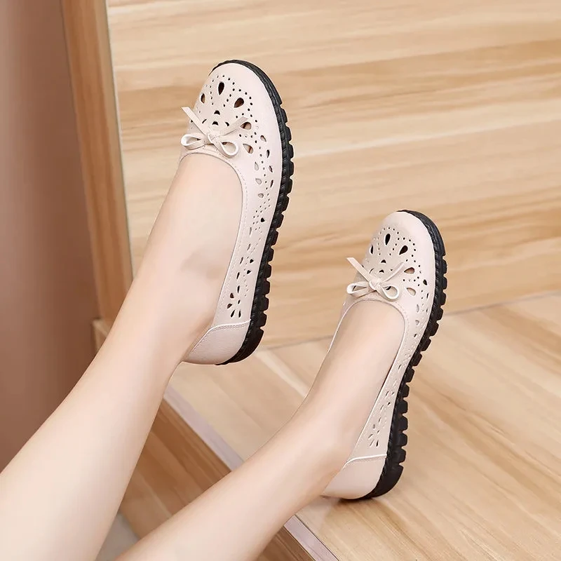 

Womens Butterfly Cutouts Breathable Summer Casual Shoes Female Leather Flats Loafers Mother Shoes