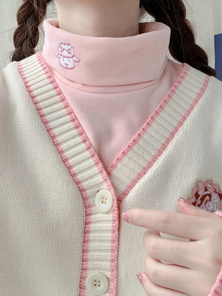 Пуловер женский зимний однотонный с вышивкой 2022