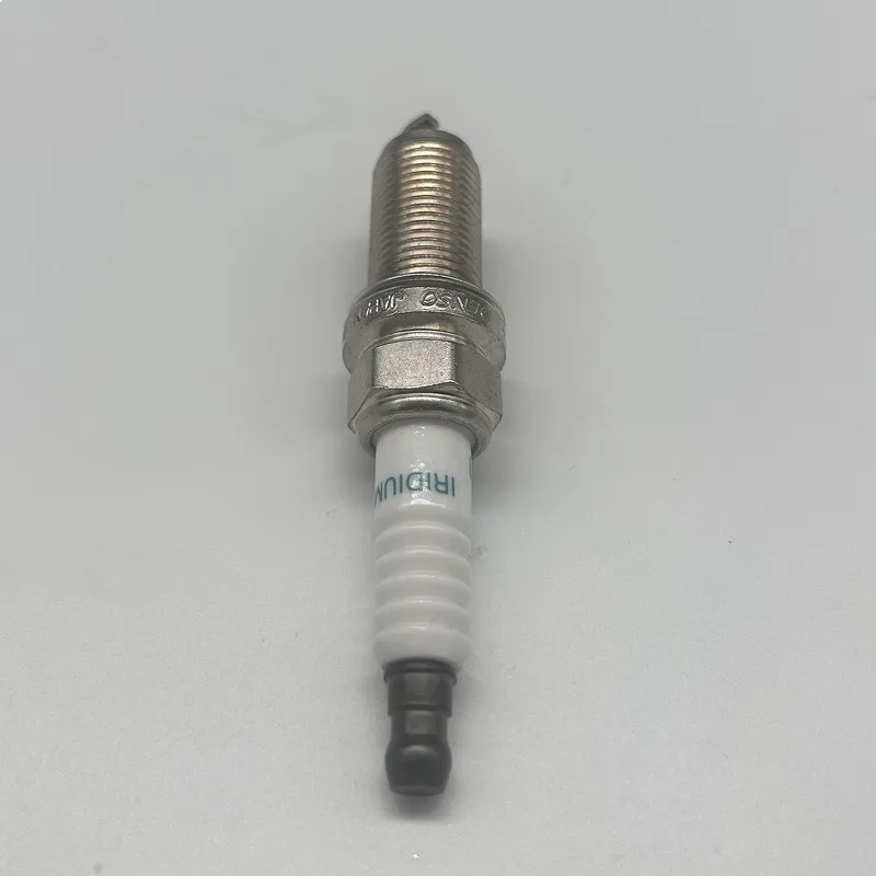 Фото Иридиевые свечи зажигания 90919-01247 для двигателей Toyota 2GR, 3GR, 5GR, 1NZ объемом 1.5 л №3