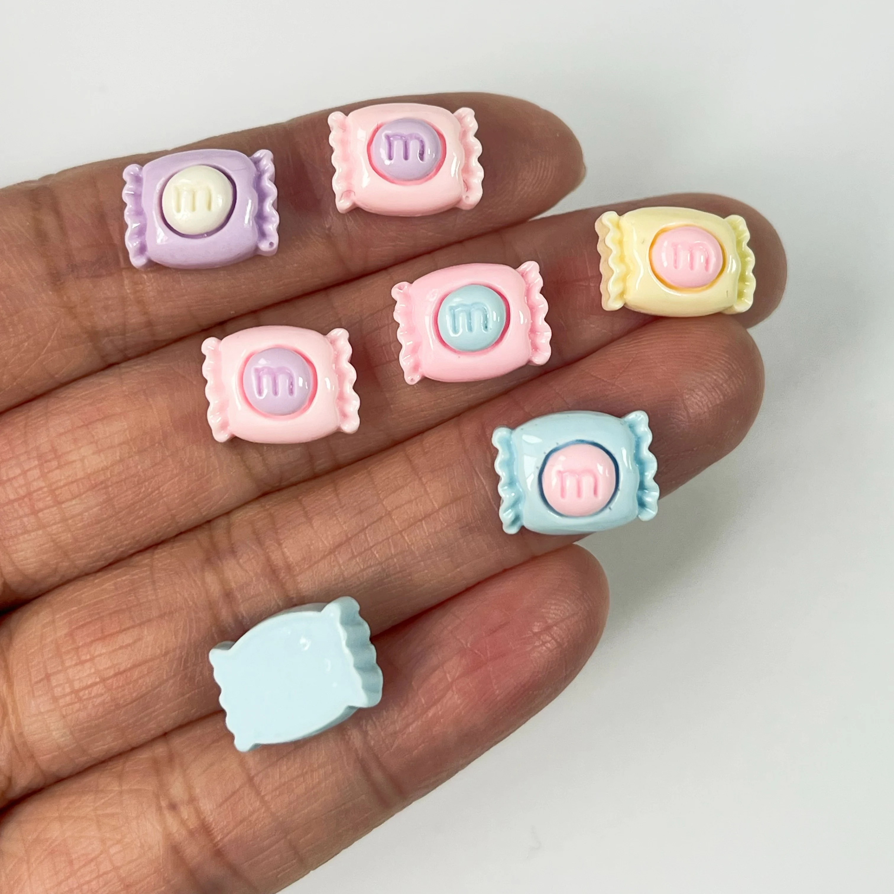 40 шт. 3D Kawaii Cartoon M Candy Macaron Розовый Фиолетовый Синий Желтый Смешанный Цвет Милый